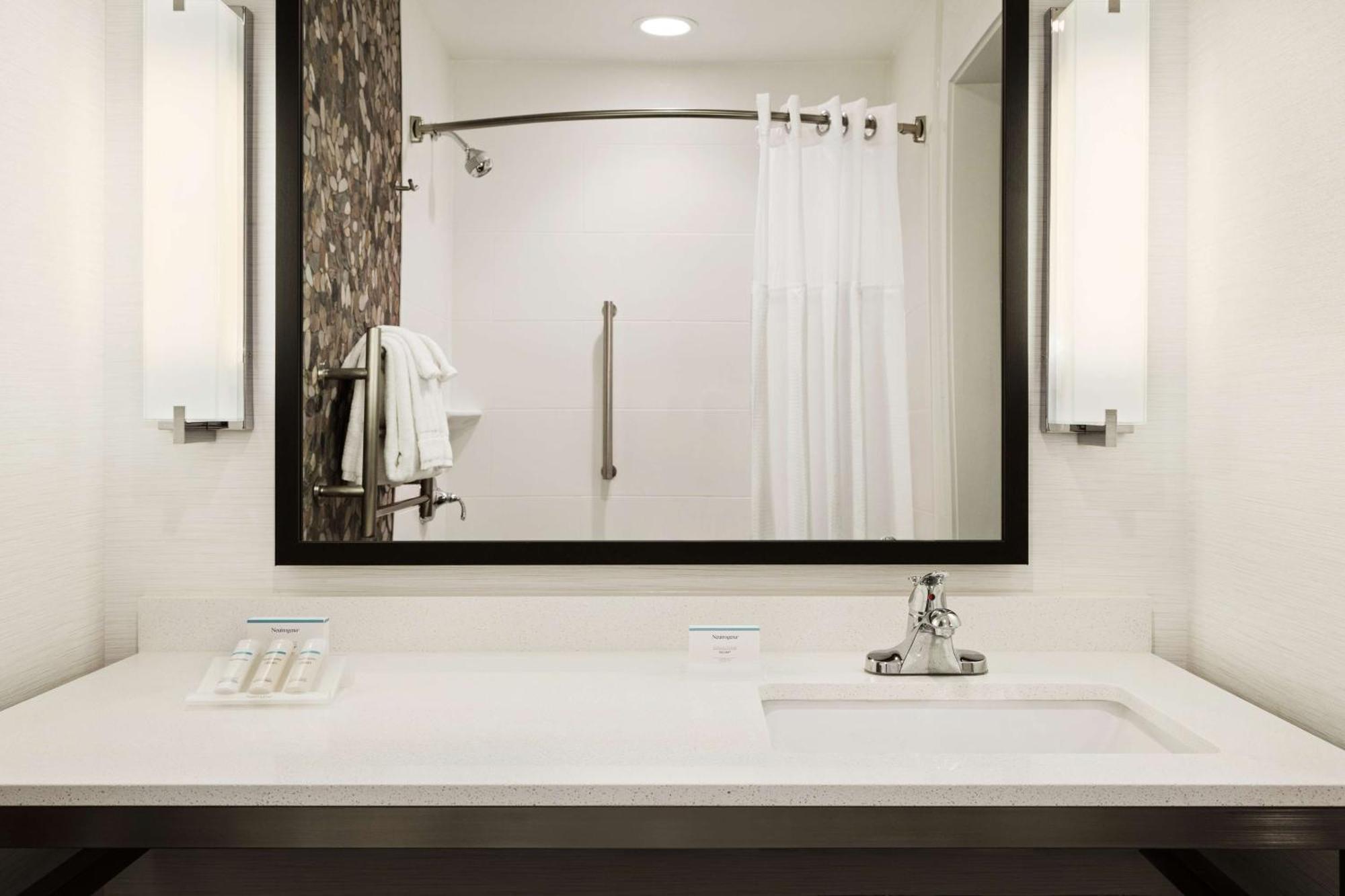 Hilton Garden Inn Charlotte Southpark Екстер'єр фото